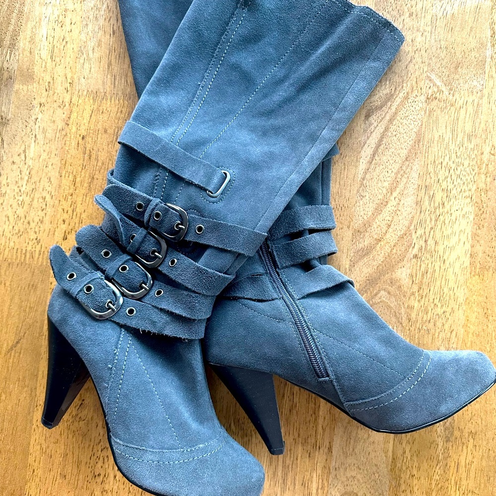 Boots size 7